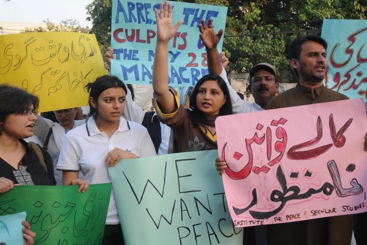 Pakistan: the Ahmadiyya community now faces worldwide online censorship.
